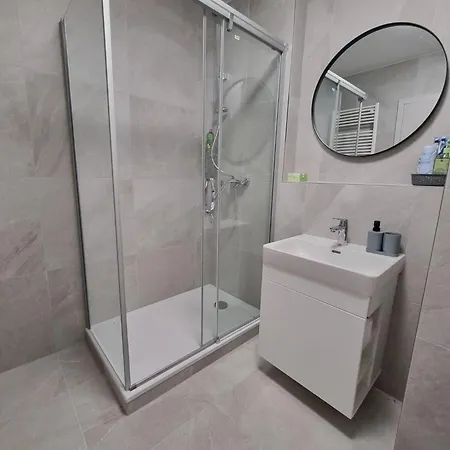 Zwirn New Free Parking * ברטיסלאבה