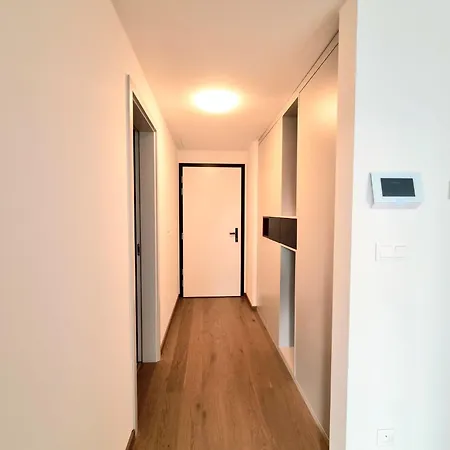 Zwirn New Free Parking * ברטיסלאבה