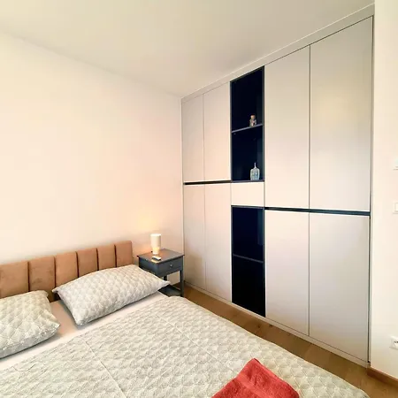 Zwirn New Free Parking Μπρατισλάβα